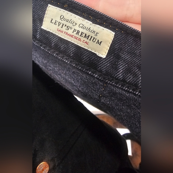 Levis Premium Women's Denim Big E Black Button Fly Ribcage Shorts Size 31 - Picture 6 of 15